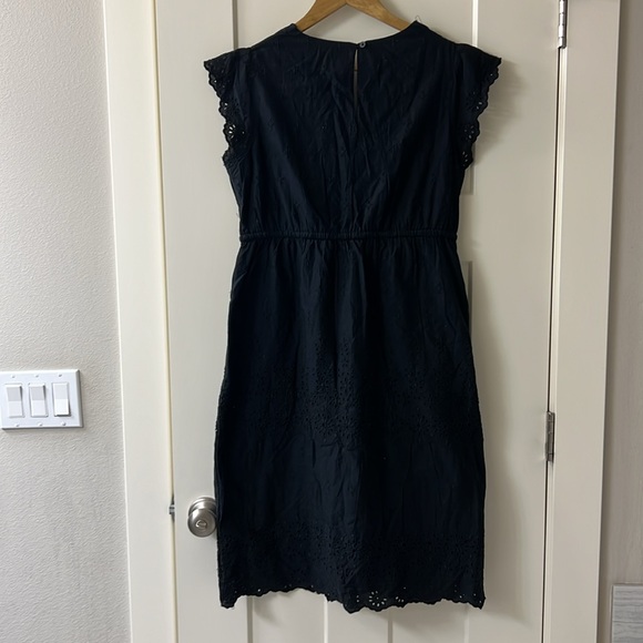 NWT GAP Maternity Embroidered Flutter Sleeve Dress- size Medium - Picture 4 of 7